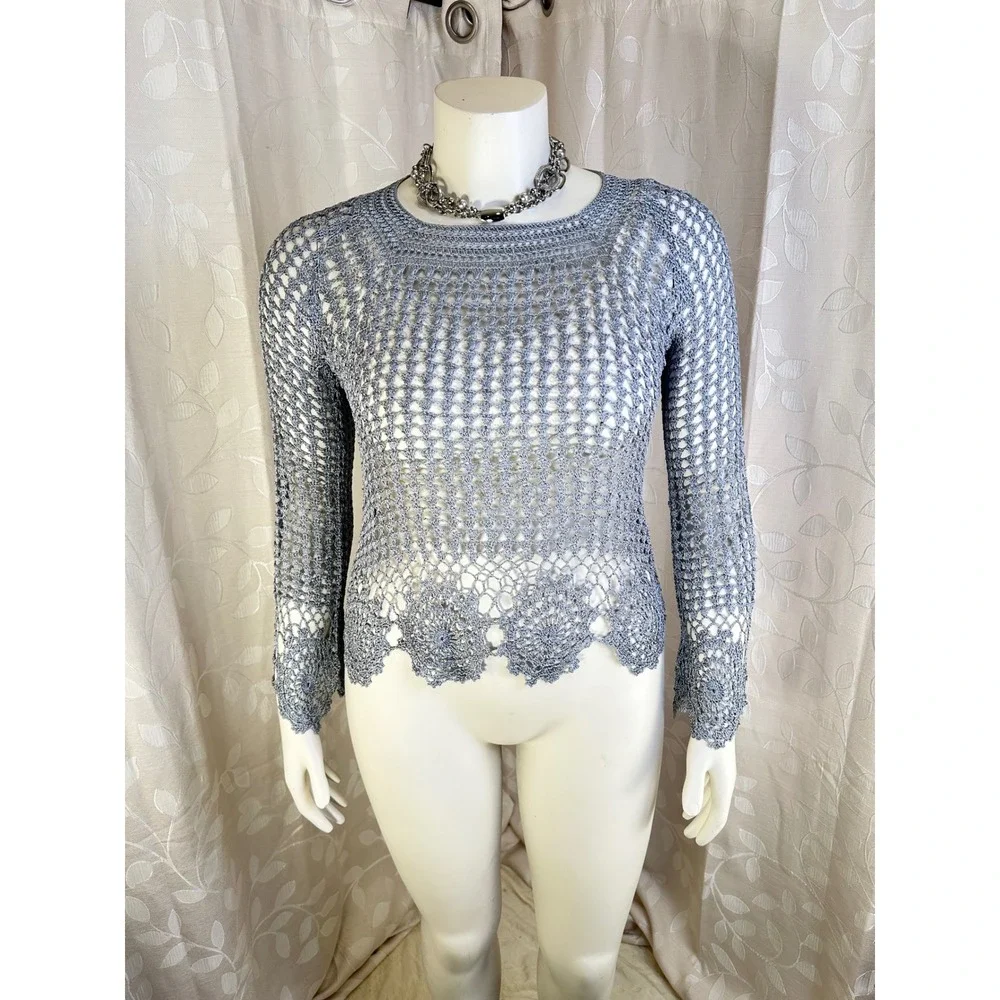 BCBGMAXAZRIA Hand Crochet Top L Silver Blue‎ Gray Open Knit Boho Sheer Scallop
